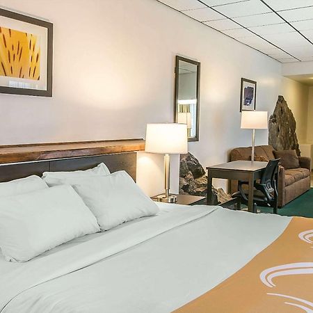 Quality Inn & Suites Houghton Buitenkant foto