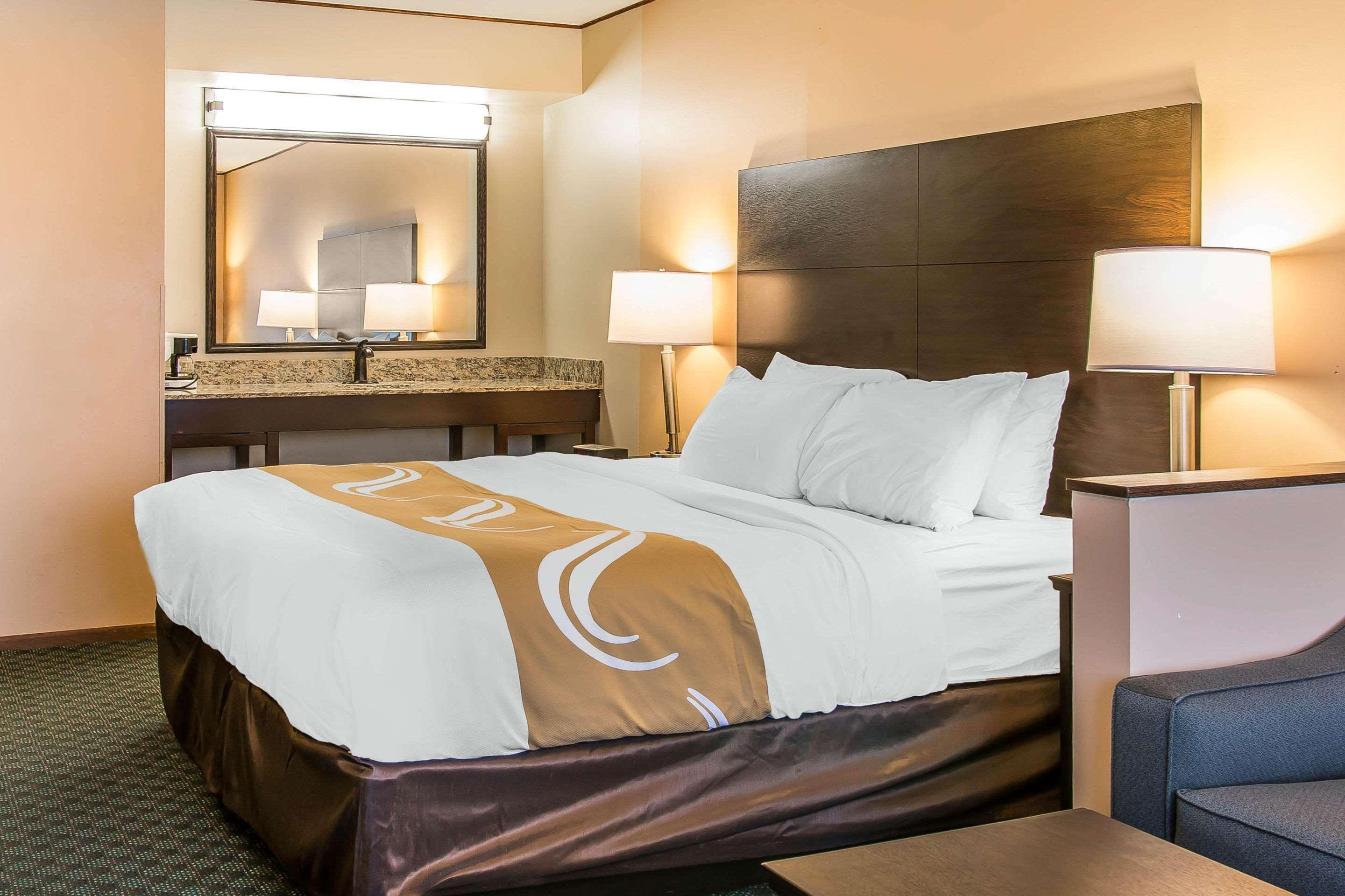 Quality Inn & Suites Houghton Buitenkant foto