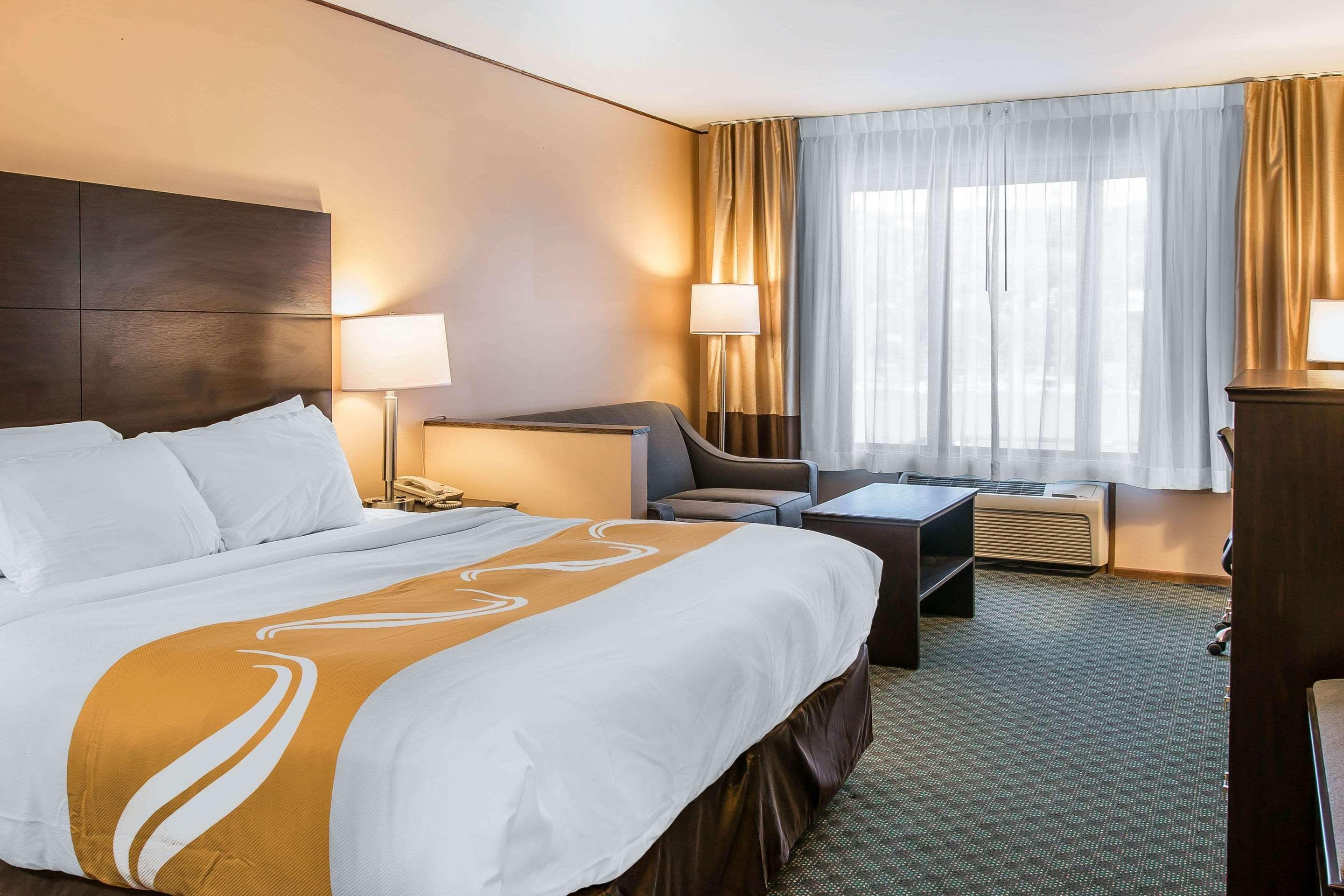 Quality Inn & Suites Houghton Buitenkant foto
