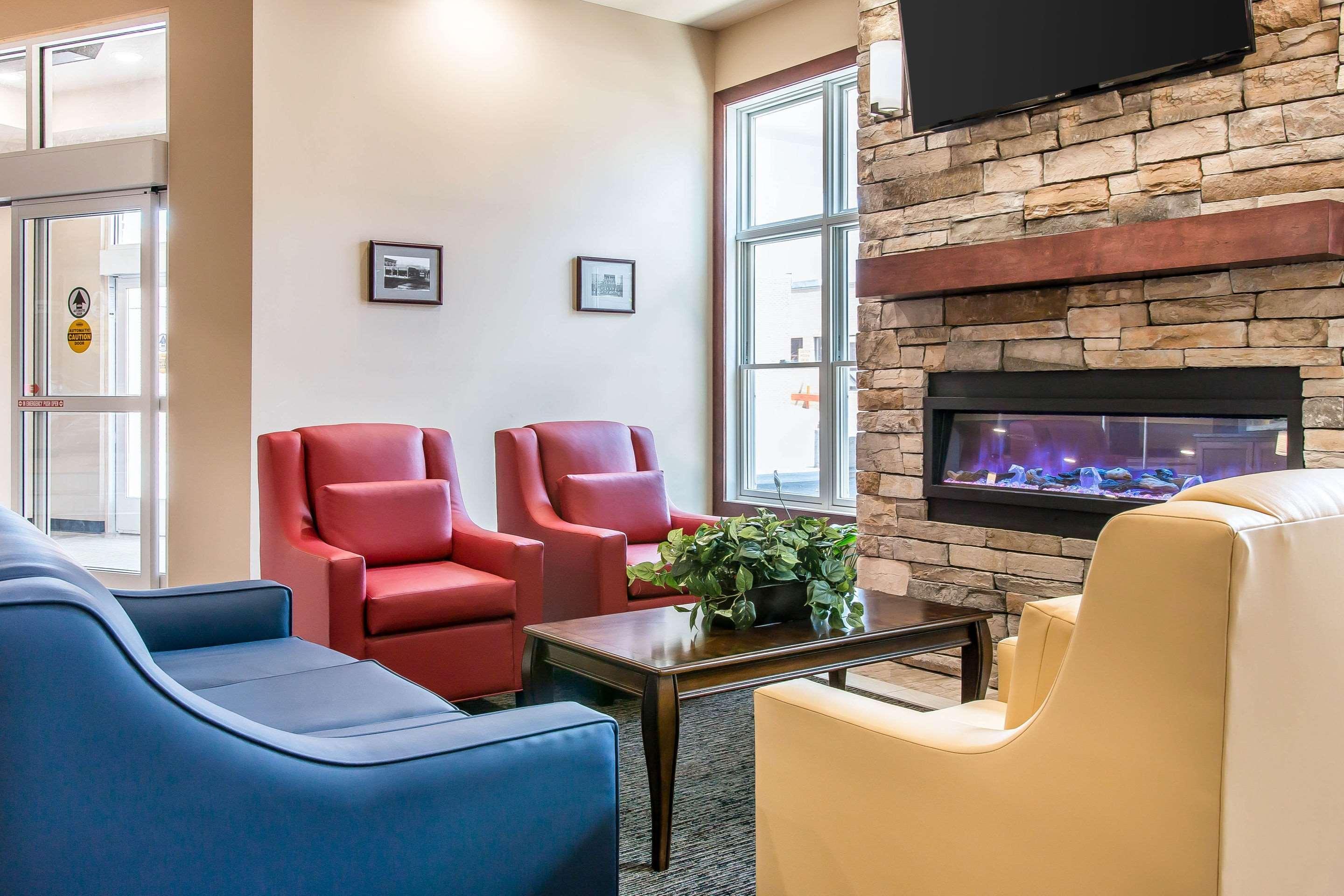 Quality Inn & Suites Houghton Buitenkant foto