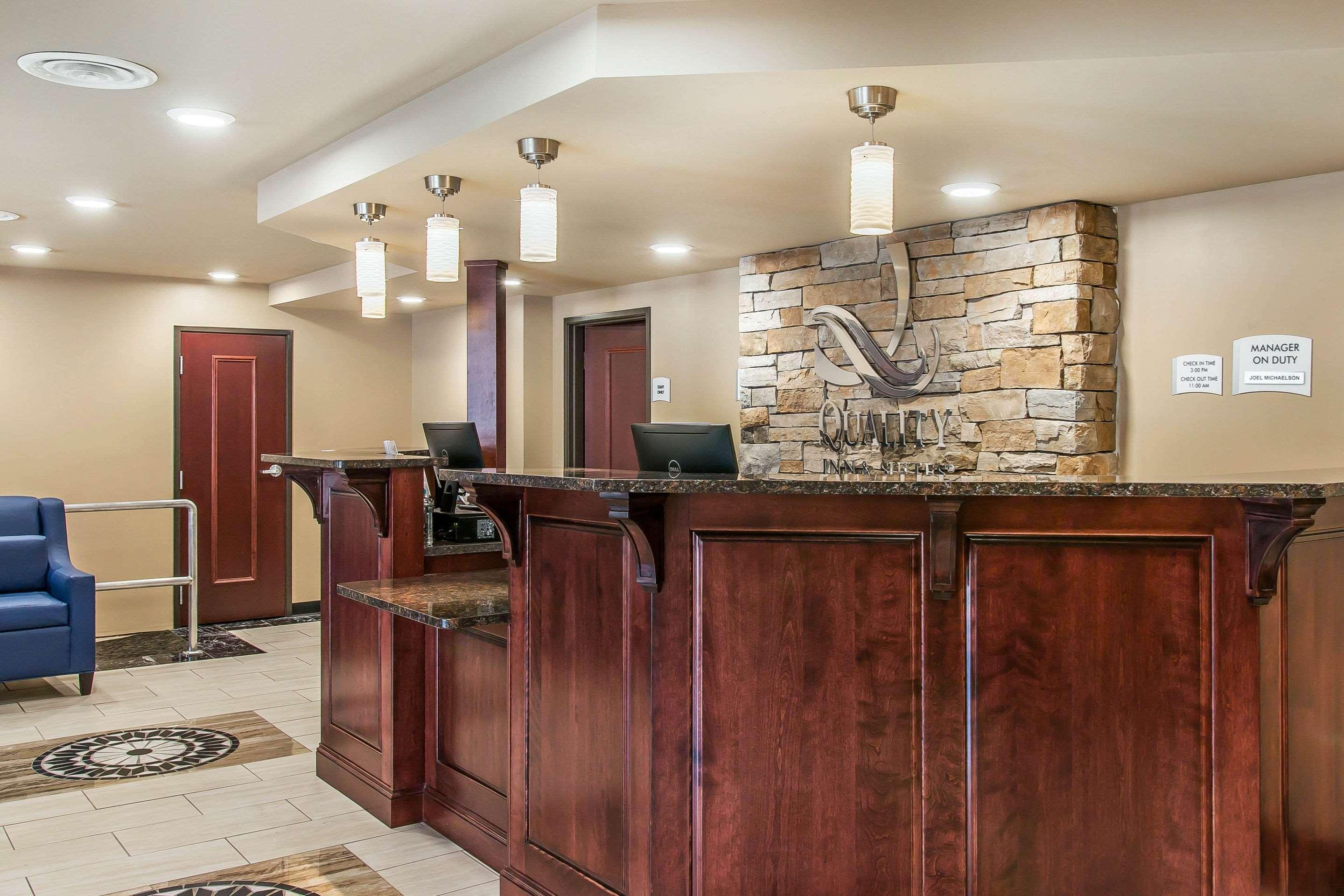 Quality Inn & Suites Houghton Buitenkant foto