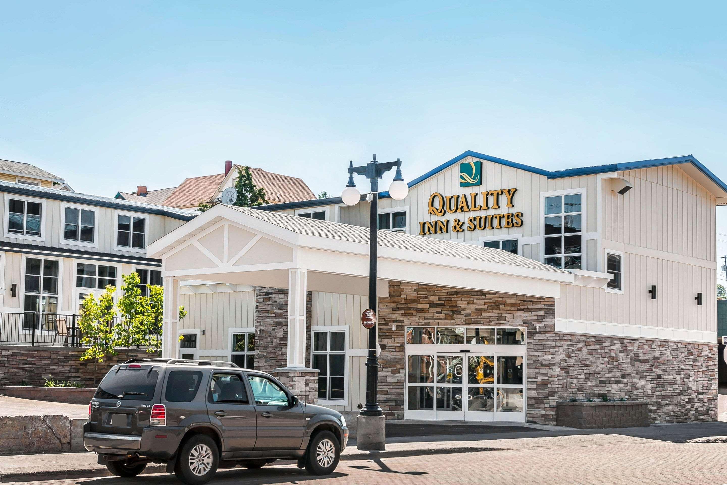 Quality Inn & Suites Houghton Buitenkant foto