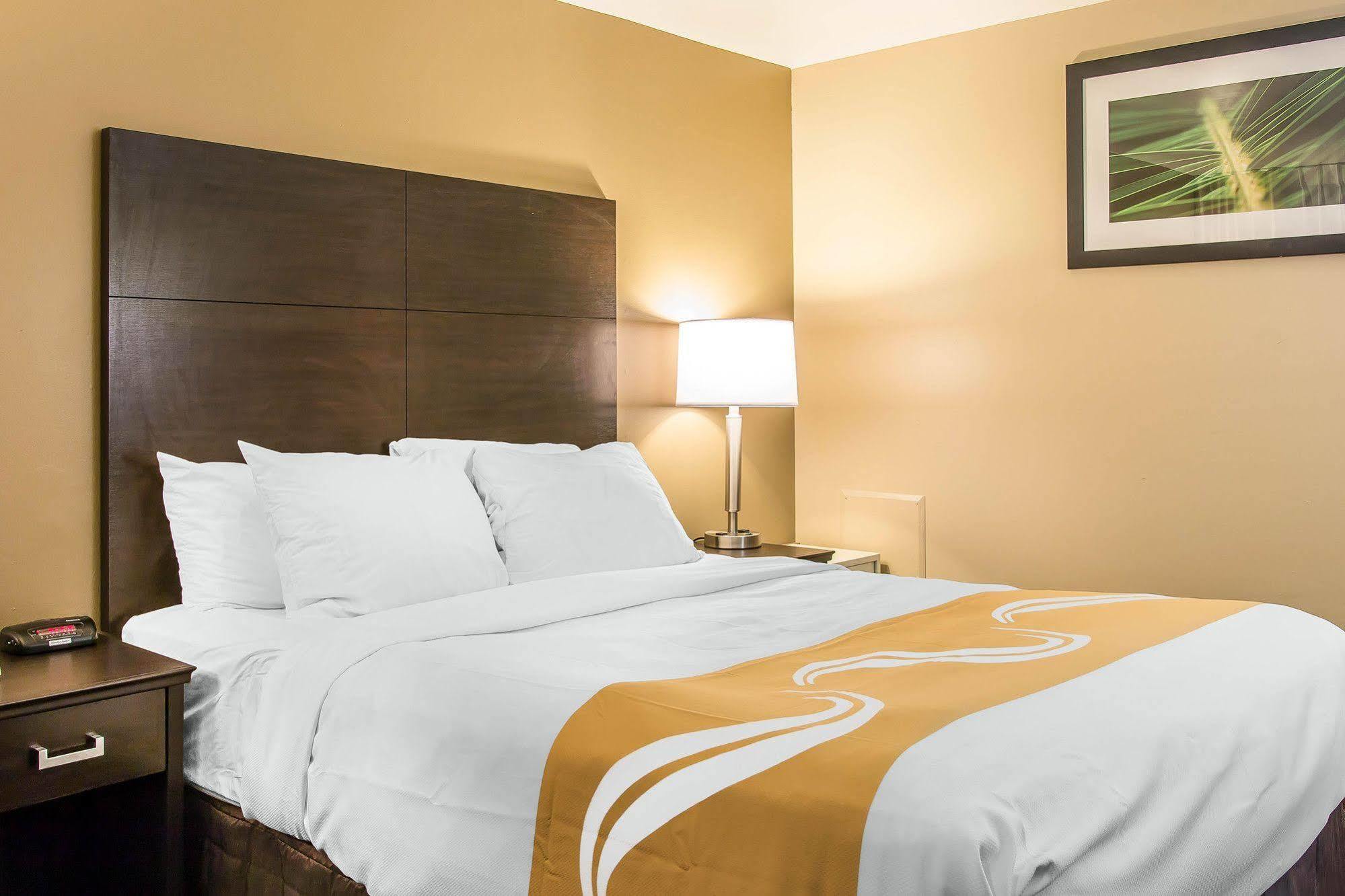 Quality Inn & Suites Houghton Buitenkant foto